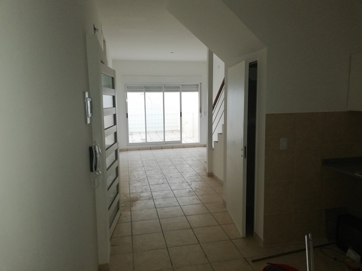 PH 4 AMB con TOILETTE, PATIO y TERRAZA | ABL y AYSA INCLUIDO | SIN EXPENSAS!!