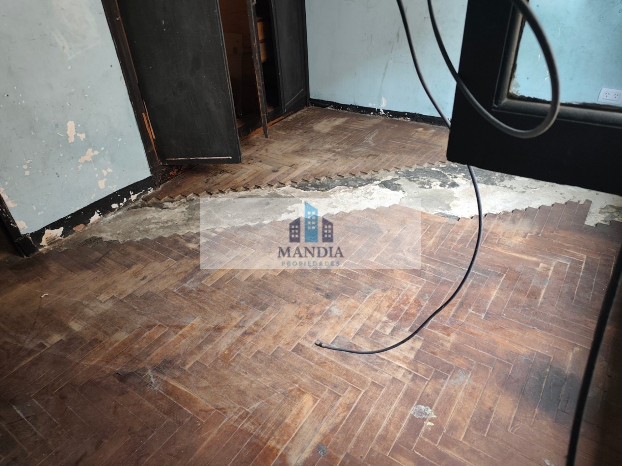 Venta 4 ambientes a reciclar con Terraza Propia