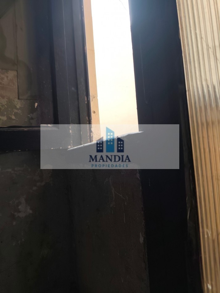 Venta 4 ambientes a reciclar con Terraza Propia