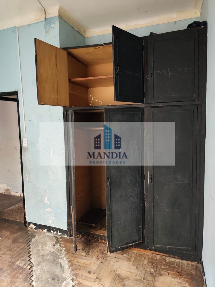 Venta 4 ambientes a reciclar con Terraza Propia