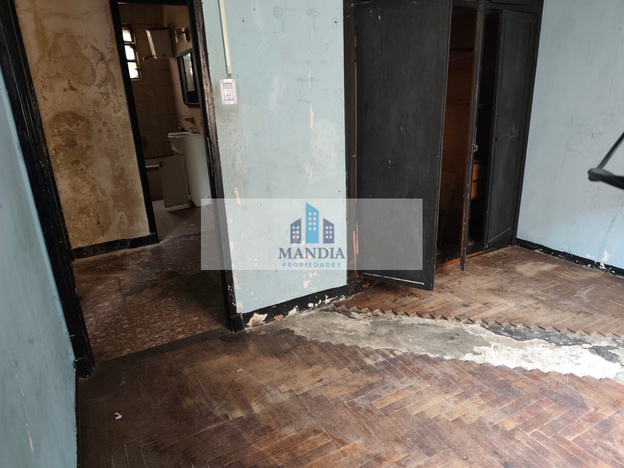 Venta 4 ambientes a reciclar con Terraza Propia