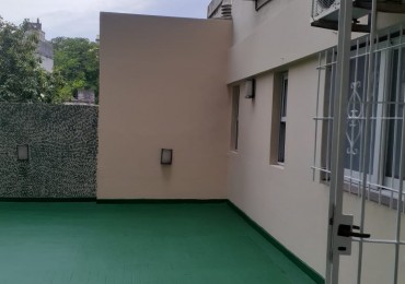 Departamento 3AMB con  PATIO ATERRAZADO . Recien Pintado